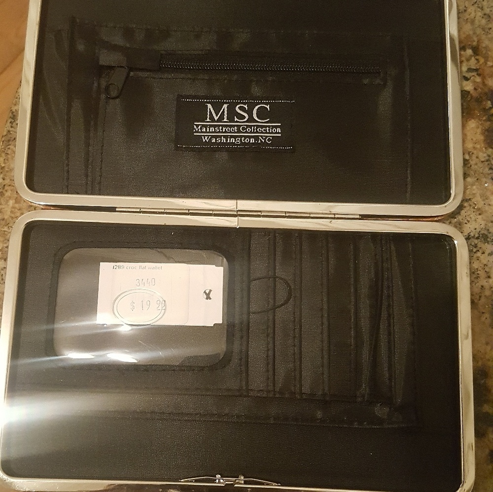 Mainstreet Collection Wallets - Picture 3 of 4